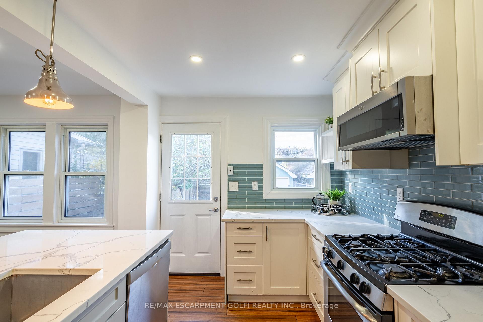 Photo 13 of 159 Cope Street, Hamilton, Homeside — HOMEH