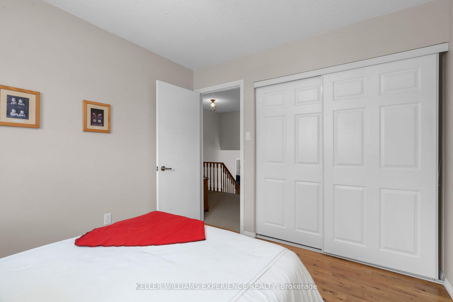 Photo 7 of 472 Leacock Drive, Barrie, Letitia Heights — HOMEH