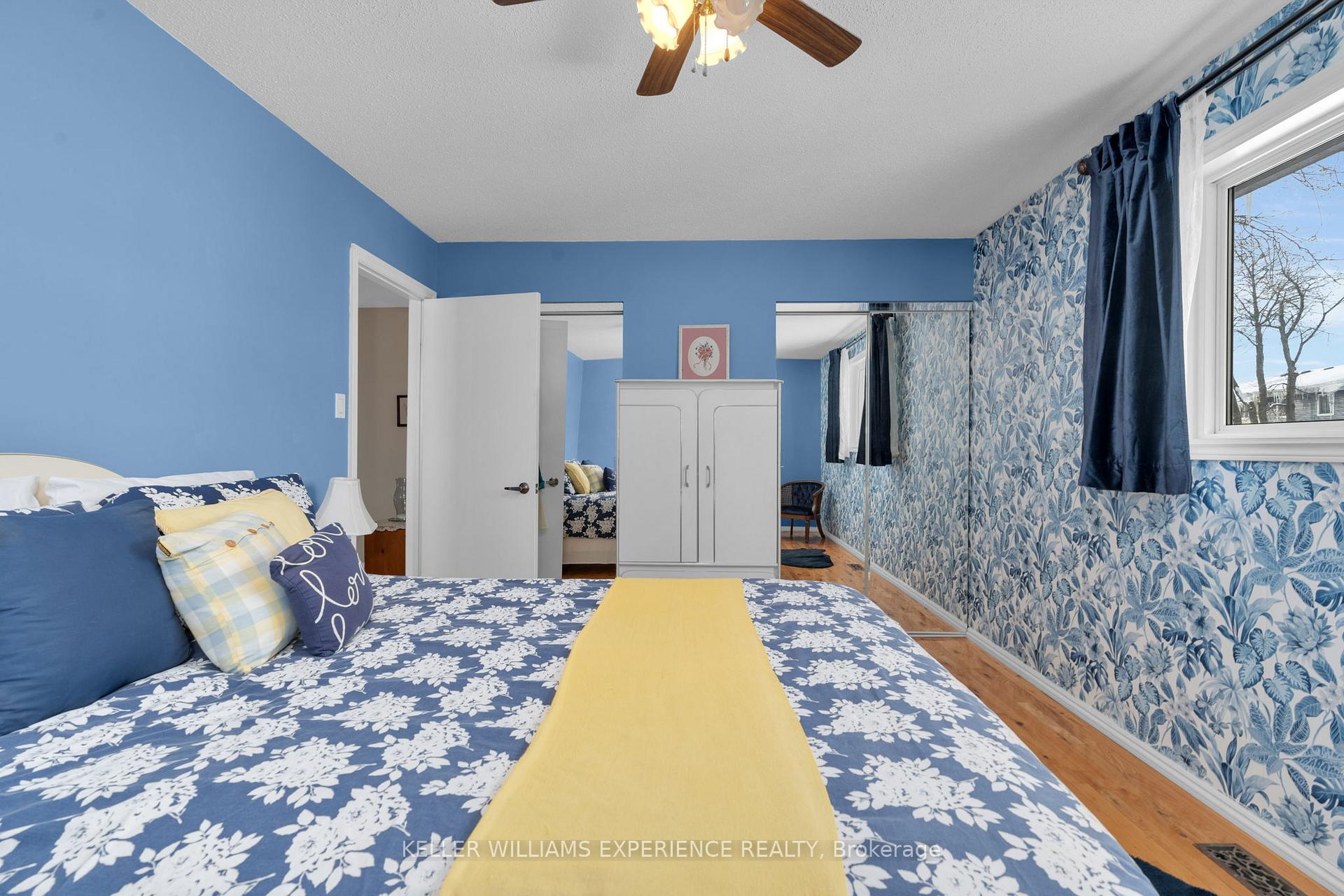 Photo 5 of 472 Leacock Drive, Barrie, Letitia Heights — HOMEH