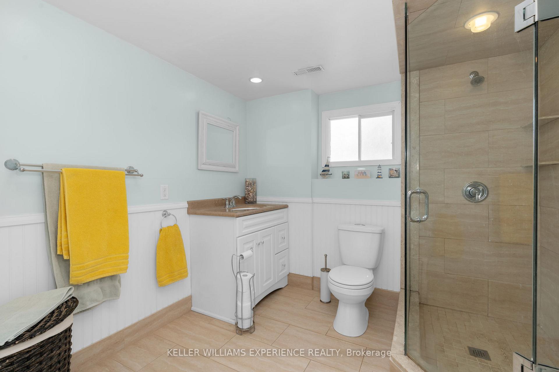Photo 12 of 472 Leacock Drive, Barrie, Letitia Heights — HOMEH