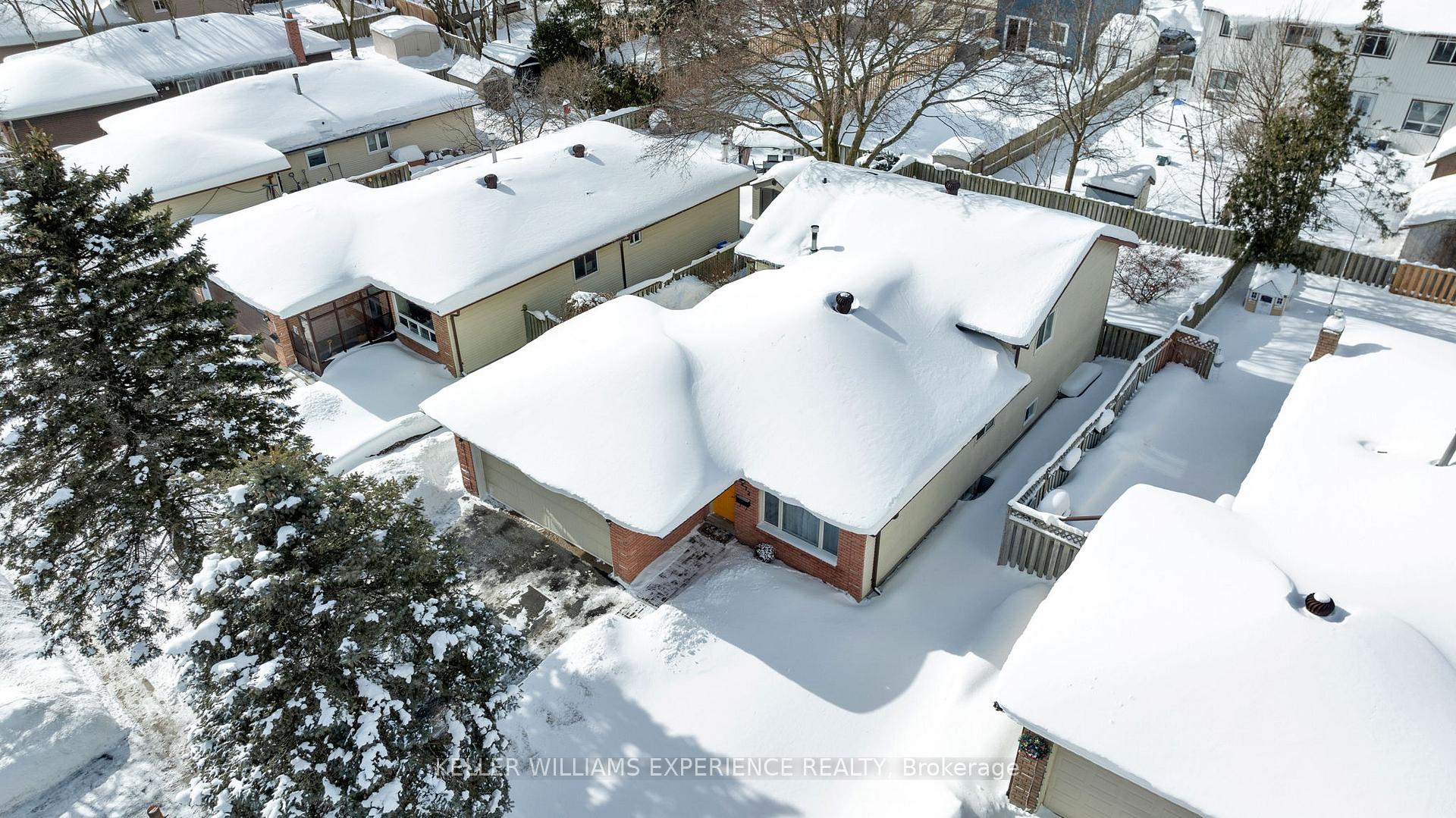 Photo 20 of 472 Leacock Drive, Barrie, Letitia Heights — HOMEH