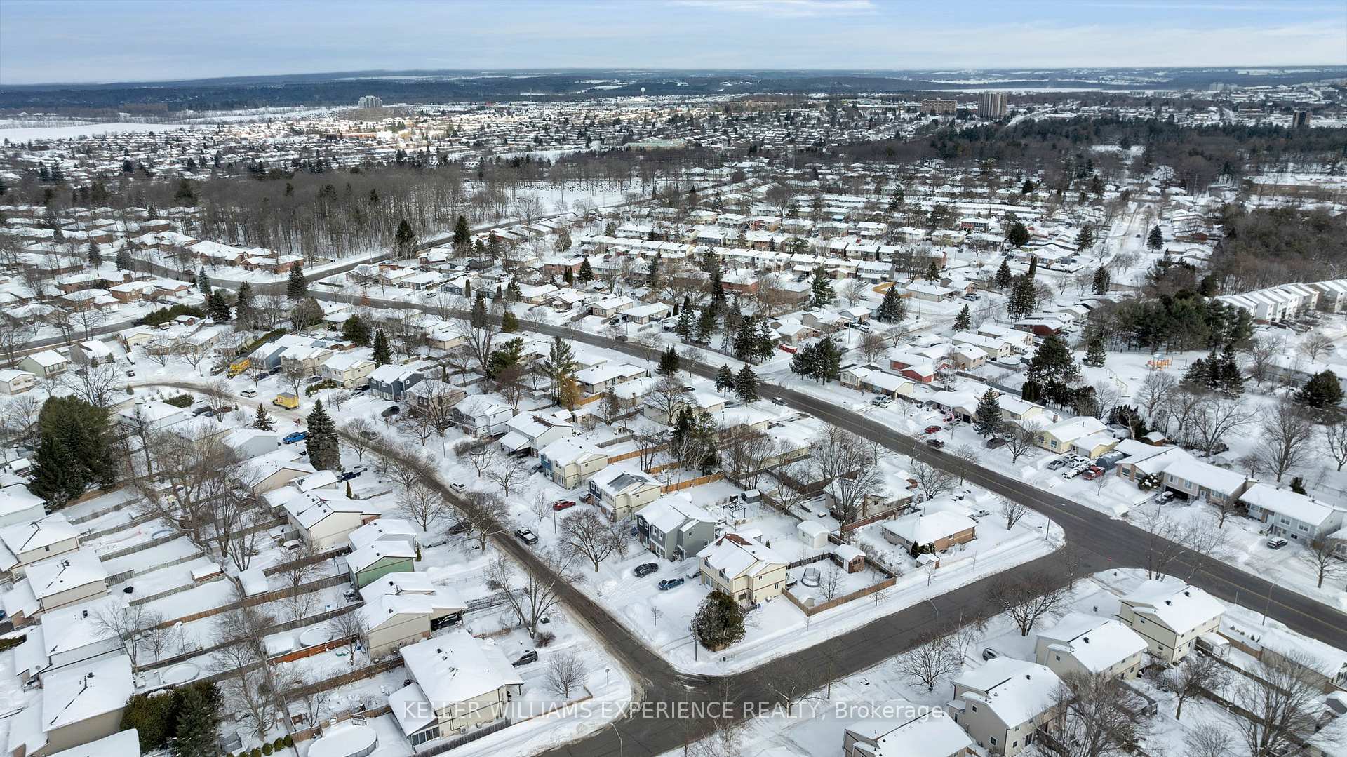 Photo 22 of 472 Leacock Drive, Barrie, Letitia Heights — HOMEH