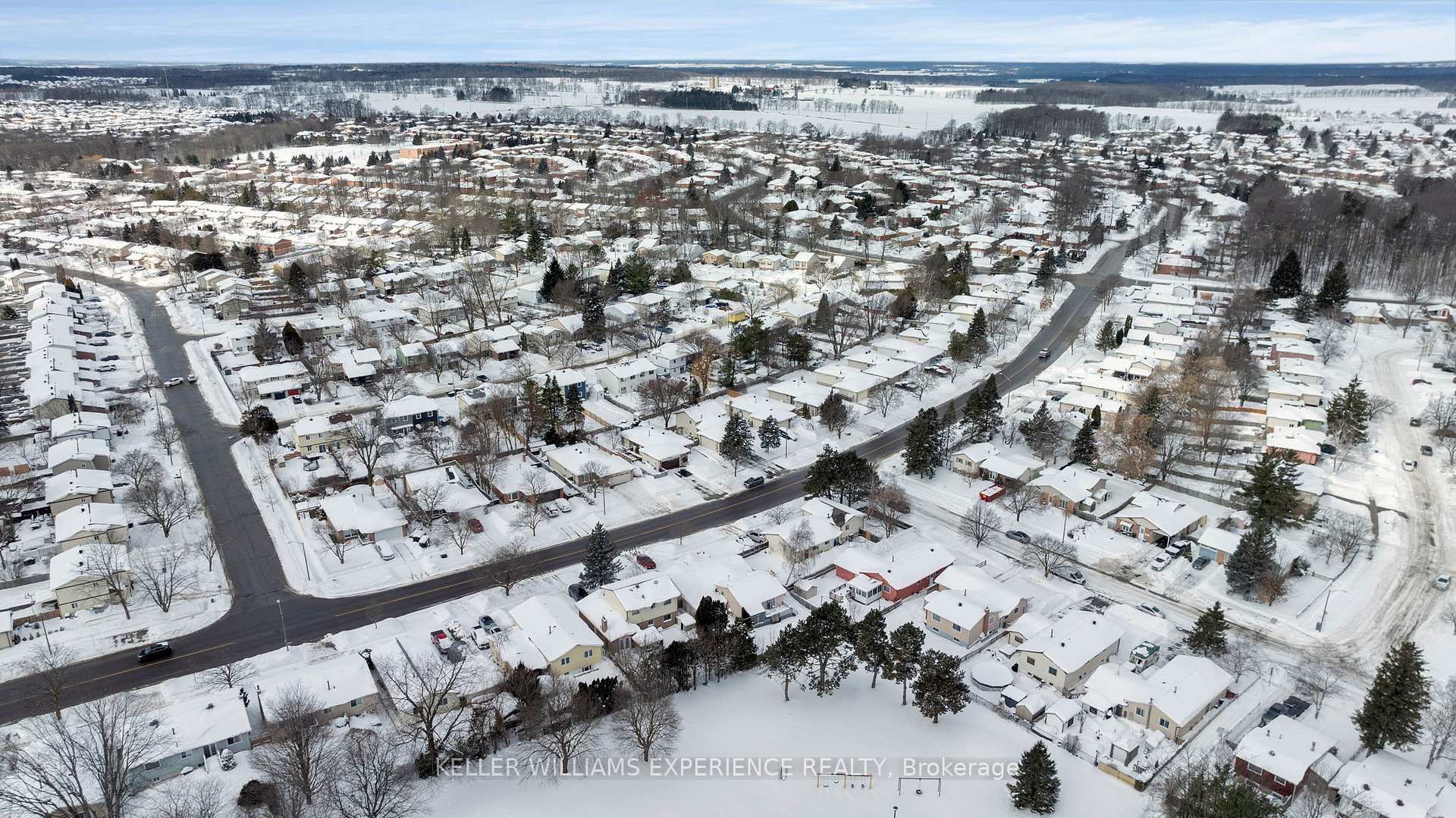 Photo 21 of 472 Leacock Drive, Barrie, Letitia Heights — HOMEH