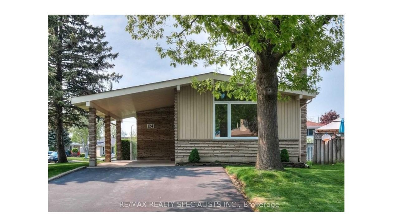 Front of Unit Upper, 124 Roberts Crescent