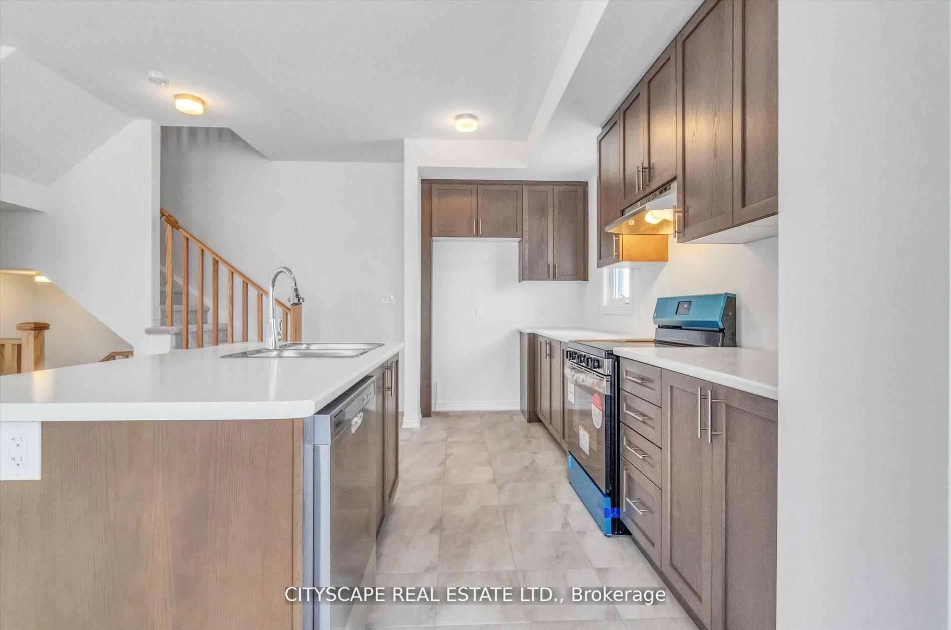 Photo 7 of 1979 Cameron Lott Crescent, Oshawa, Kedron — HOMEH