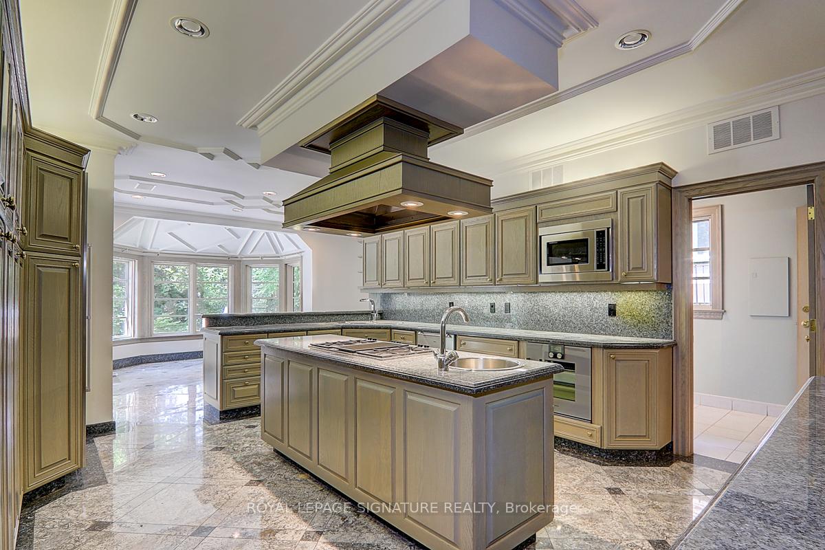 Photo 5 of 28 Old English Lane, Markham, Bayview Glen — HOMEH