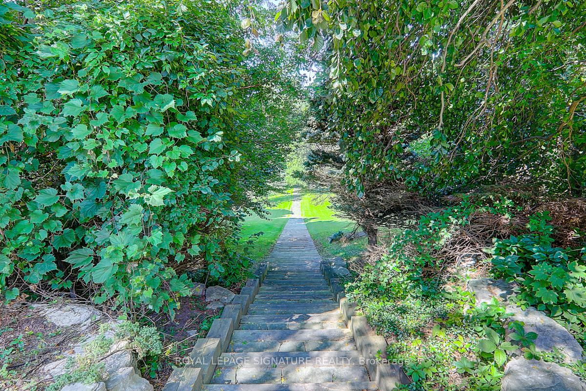 Photo 36 of 28 Old English Lane, Markham, Bayview Glen — HOMEH