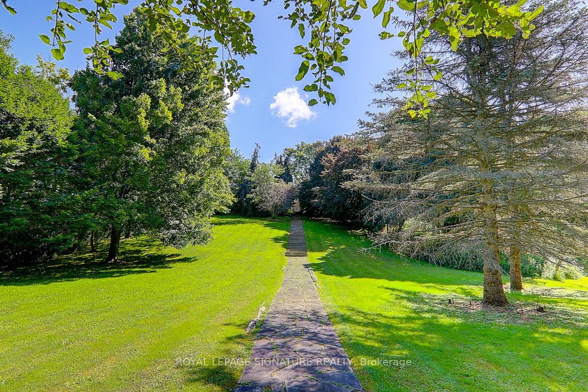 Photo 40 of 28 Old English Lane, Markham, Bayview Glen — HOMEH