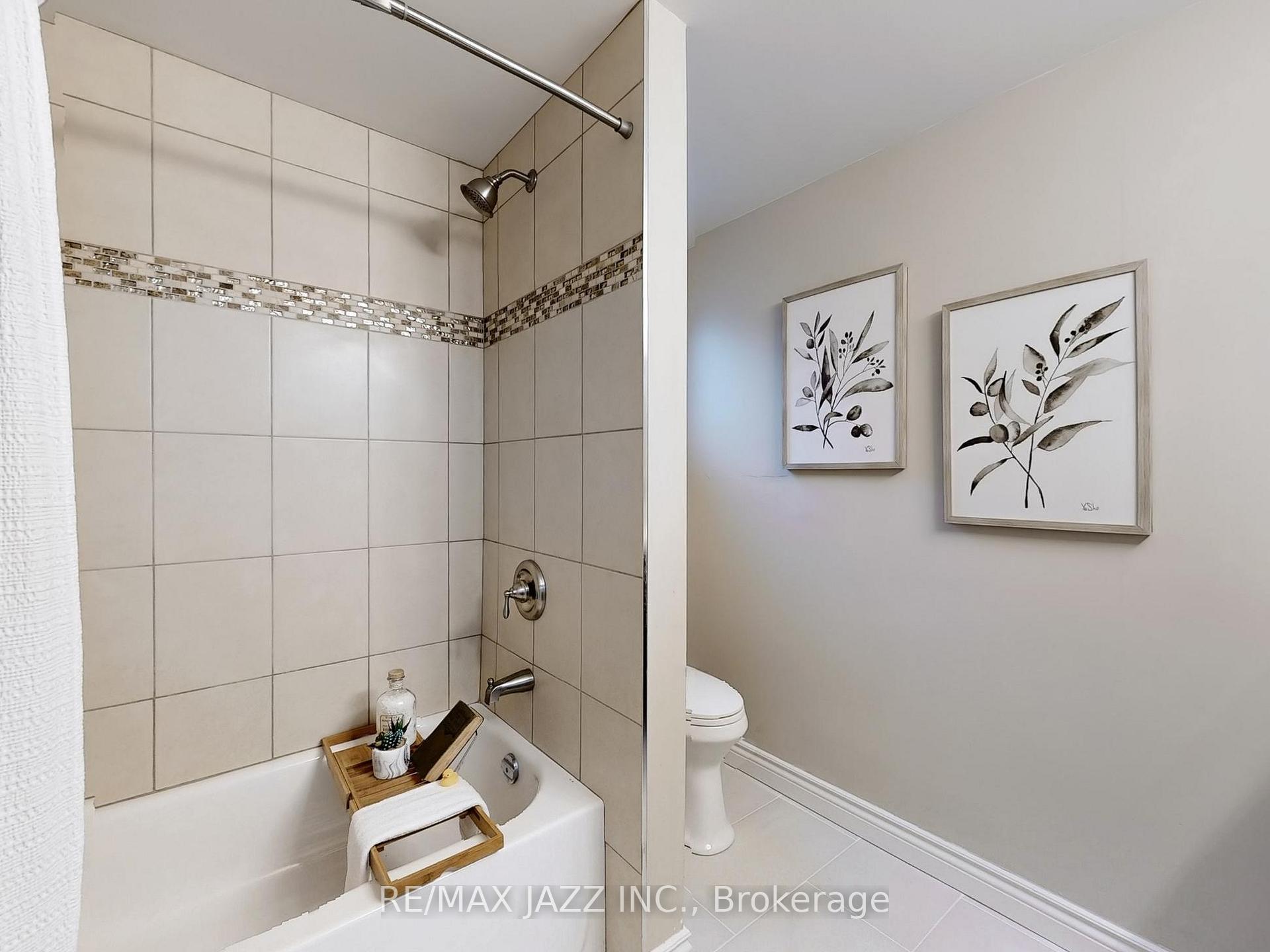 Photo 13 of 11 Canoe Court, Clarington, Newcastle — HOMEH