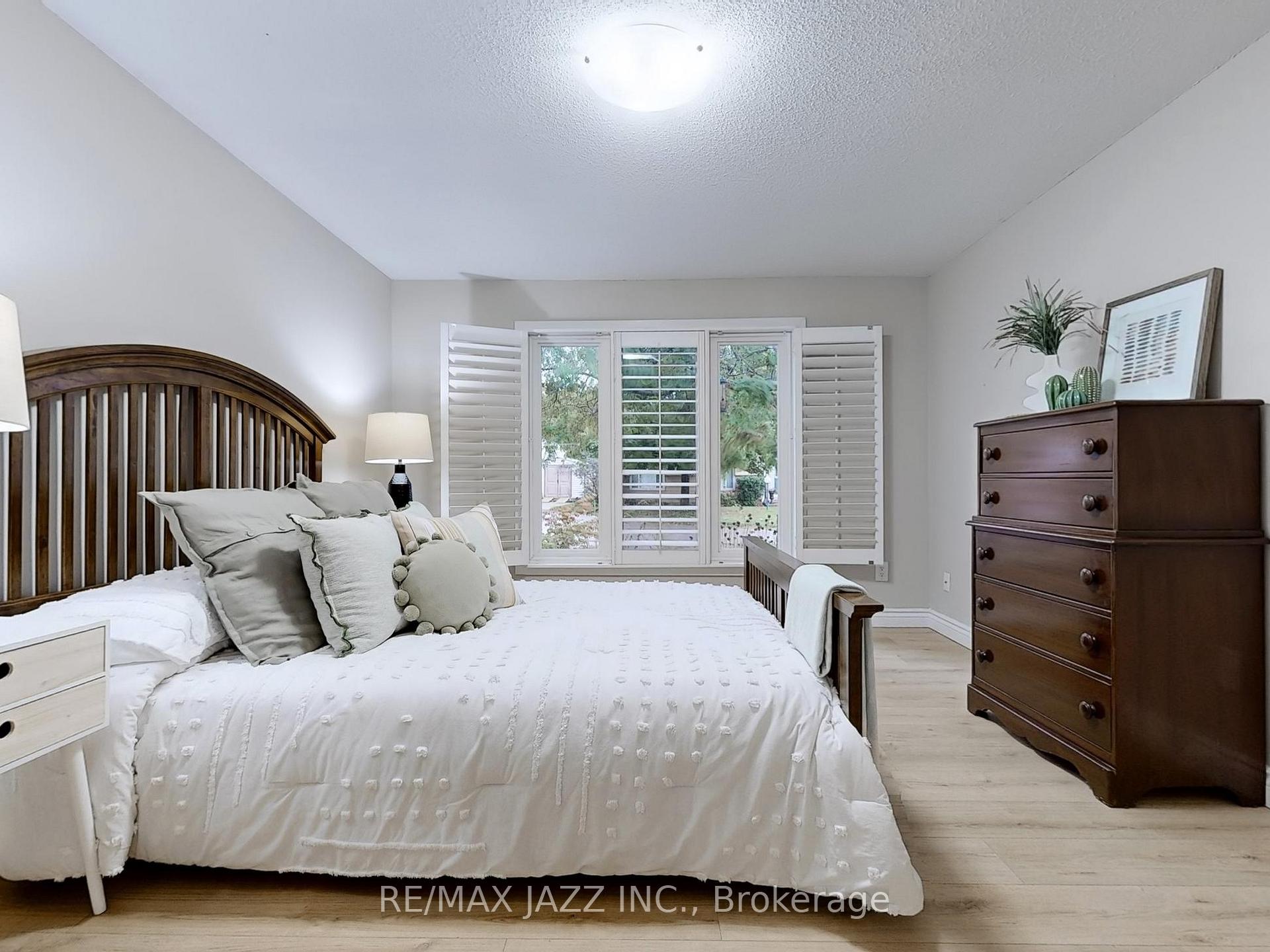 Photo 12 of 11 Canoe Court, Clarington, Newcastle — HOMEH