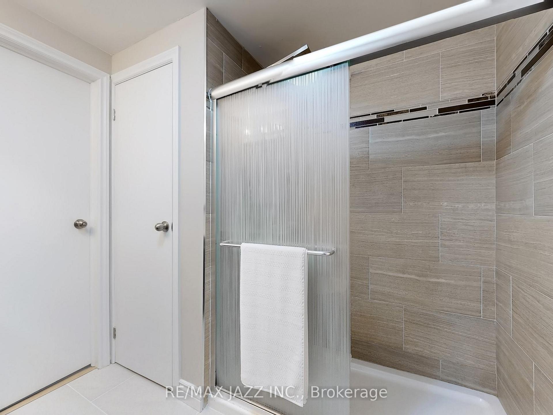 Photo 18 of 11 Canoe Court, Clarington, Newcastle — HOMEH