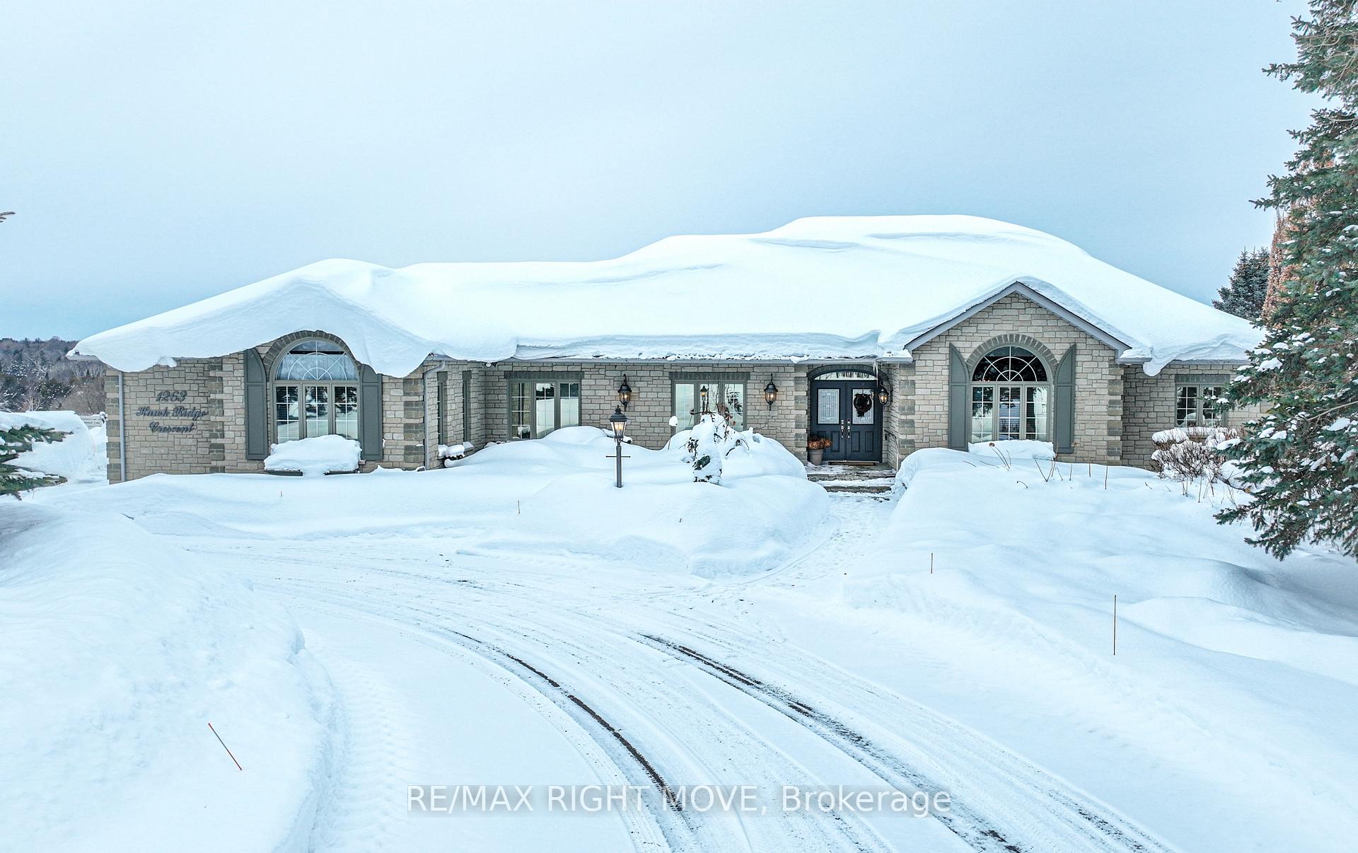 Front of 1263 Hawk Ridge Crescent