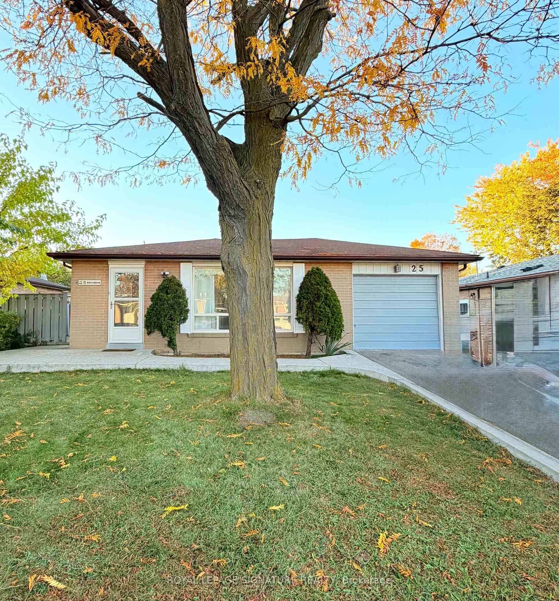 Photo 1 of 25 Birchbank Road, Brampton, Avondale — HOMEH