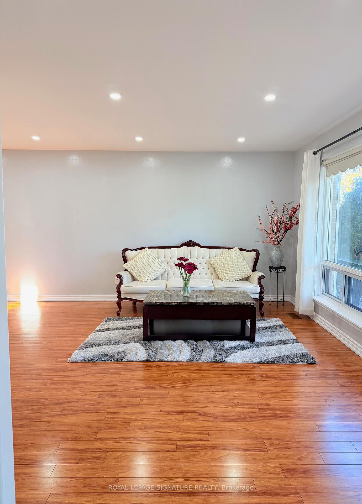 Photo 8 of 25 Birchbank Road, Brampton, Avondale — HOMEH