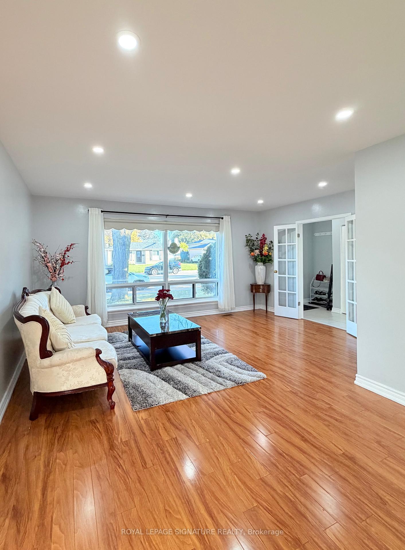 Photo 11 of 25 Birchbank Road, Brampton, Avondale — HOMEH