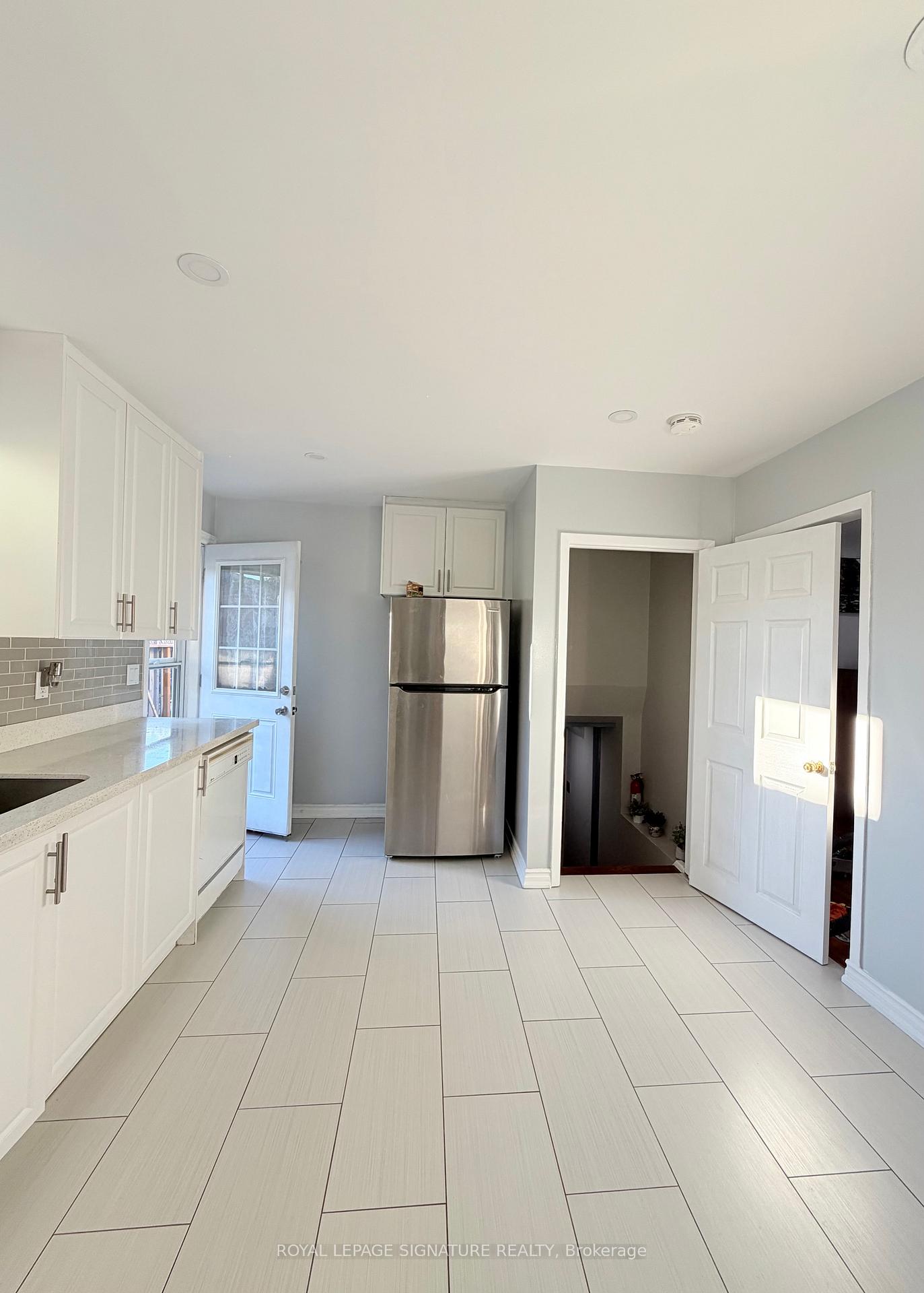 Photo 16 of 25 Birchbank Road, Brampton, Avondale — HOMEH