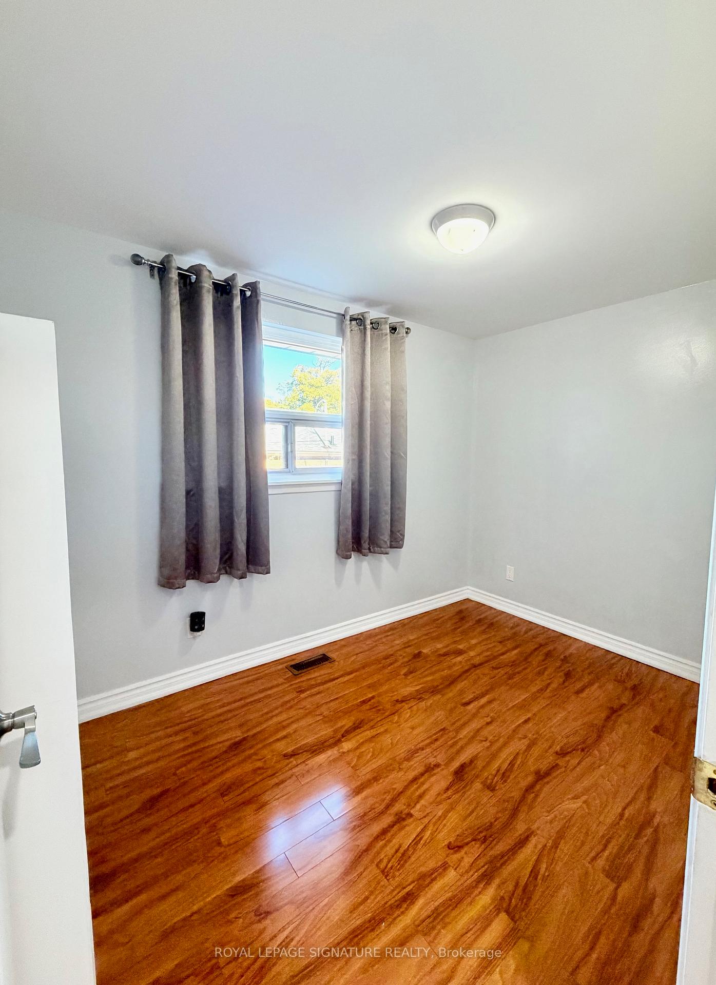 Photo 18 of 25 Birchbank Road, Brampton, Avondale — HOMEH