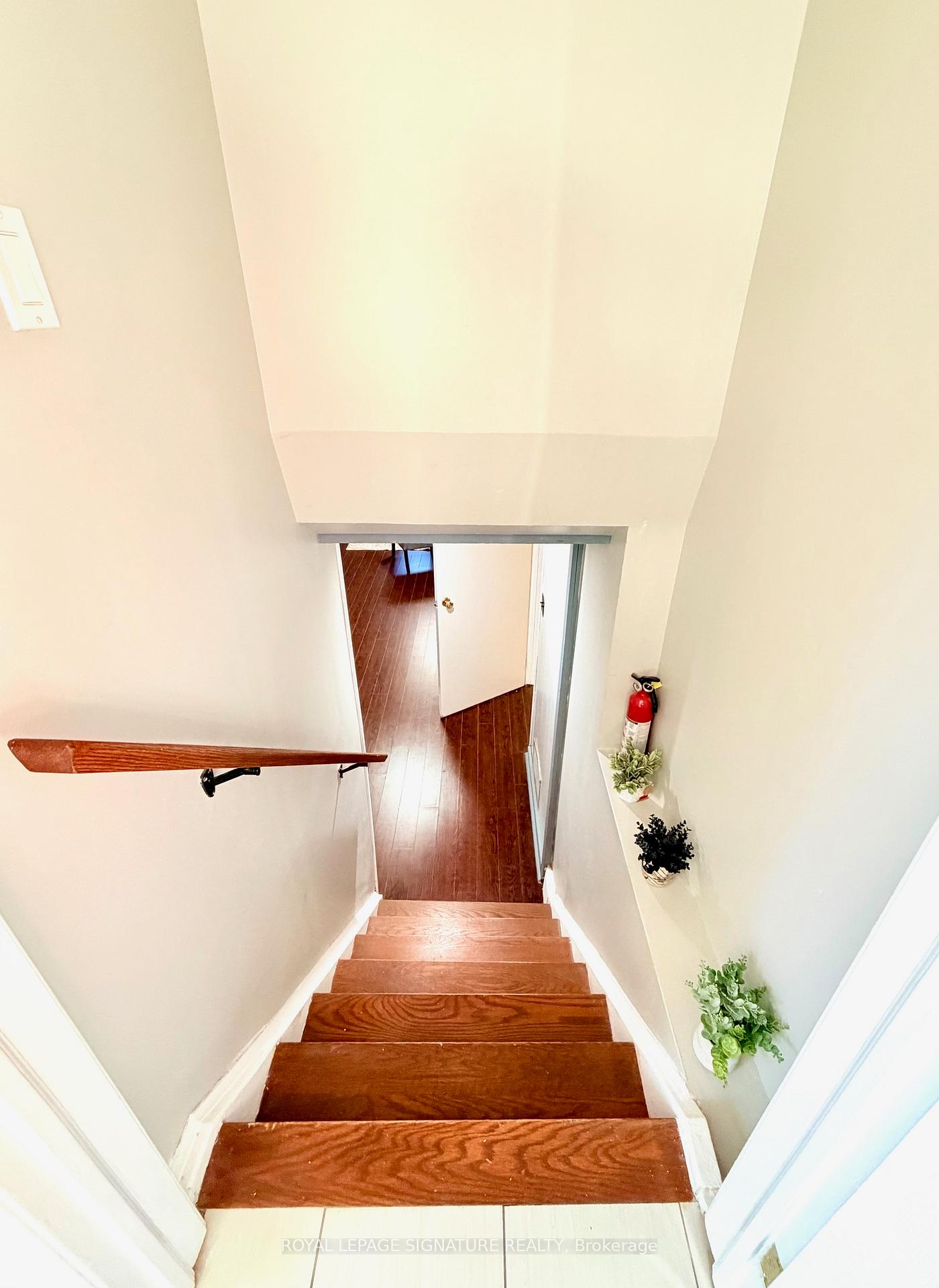 Photo 23 of 25 Birchbank Road, Brampton, Avondale — HOMEH