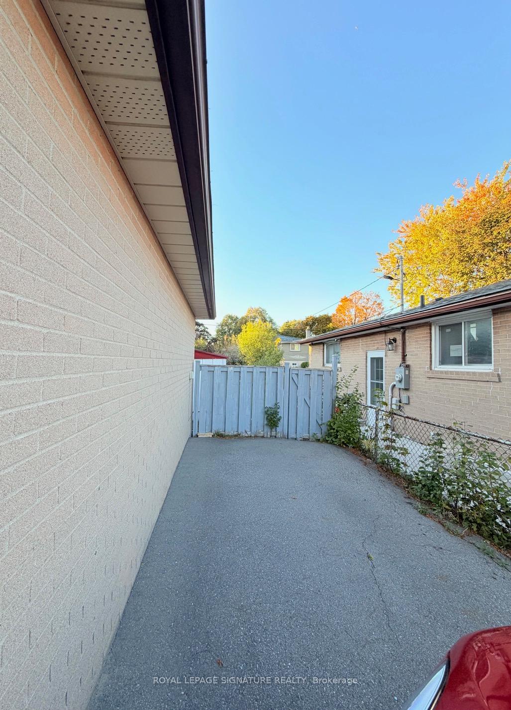 Photo 33 of 25 Birchbank Road, Brampton, Avondale — HOMEH