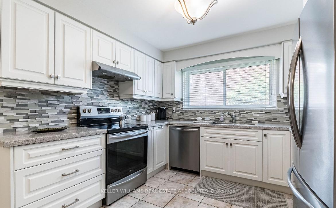 Photo 3 of Unit UPPER, 23 Jayfield Road, Brampton, Northgate — HOMEH