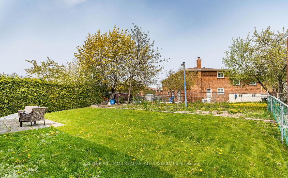 Photo 12 of Unit UPPER, 23 Jayfield Road, Brampton, Northgate — HOMEH