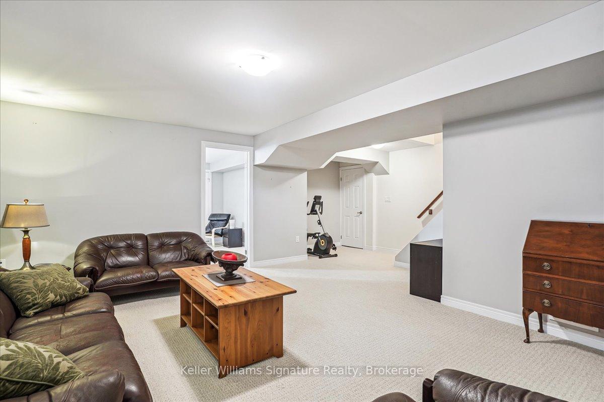 Photo 18 of 26 Turi Drive, Hamilton, Rural Glanbrook — HOMEH