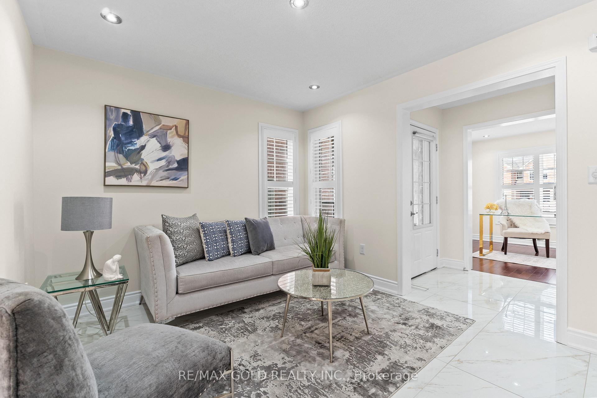 Photo 5 of 18 Apple Valley Way, Brampton, Bram East — HOMEH