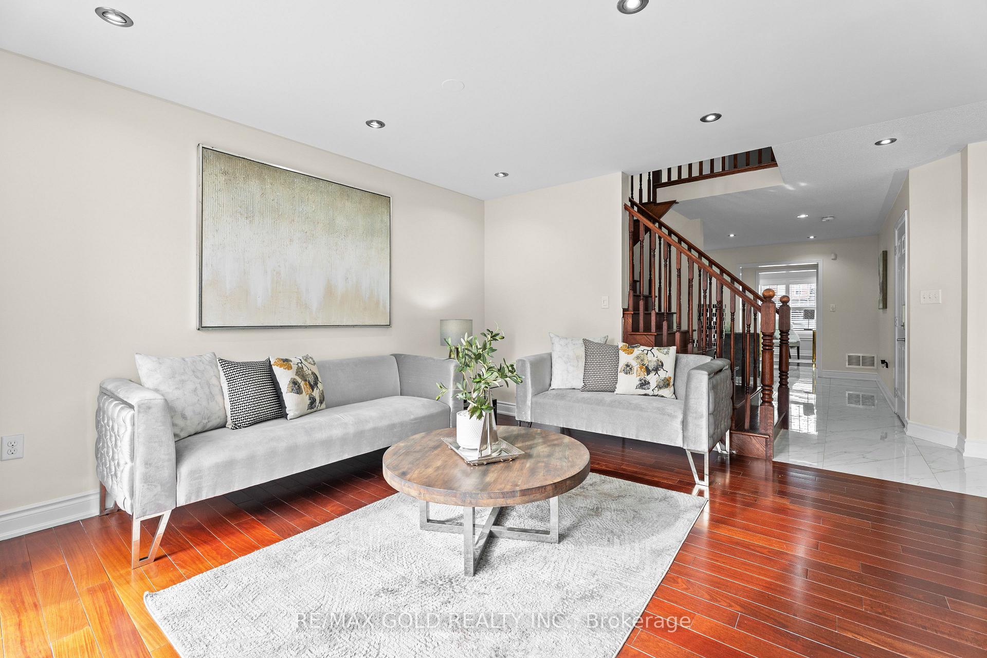 Photo 14 of 18 Apple Valley Way, Brampton, Bram East — HOMEH