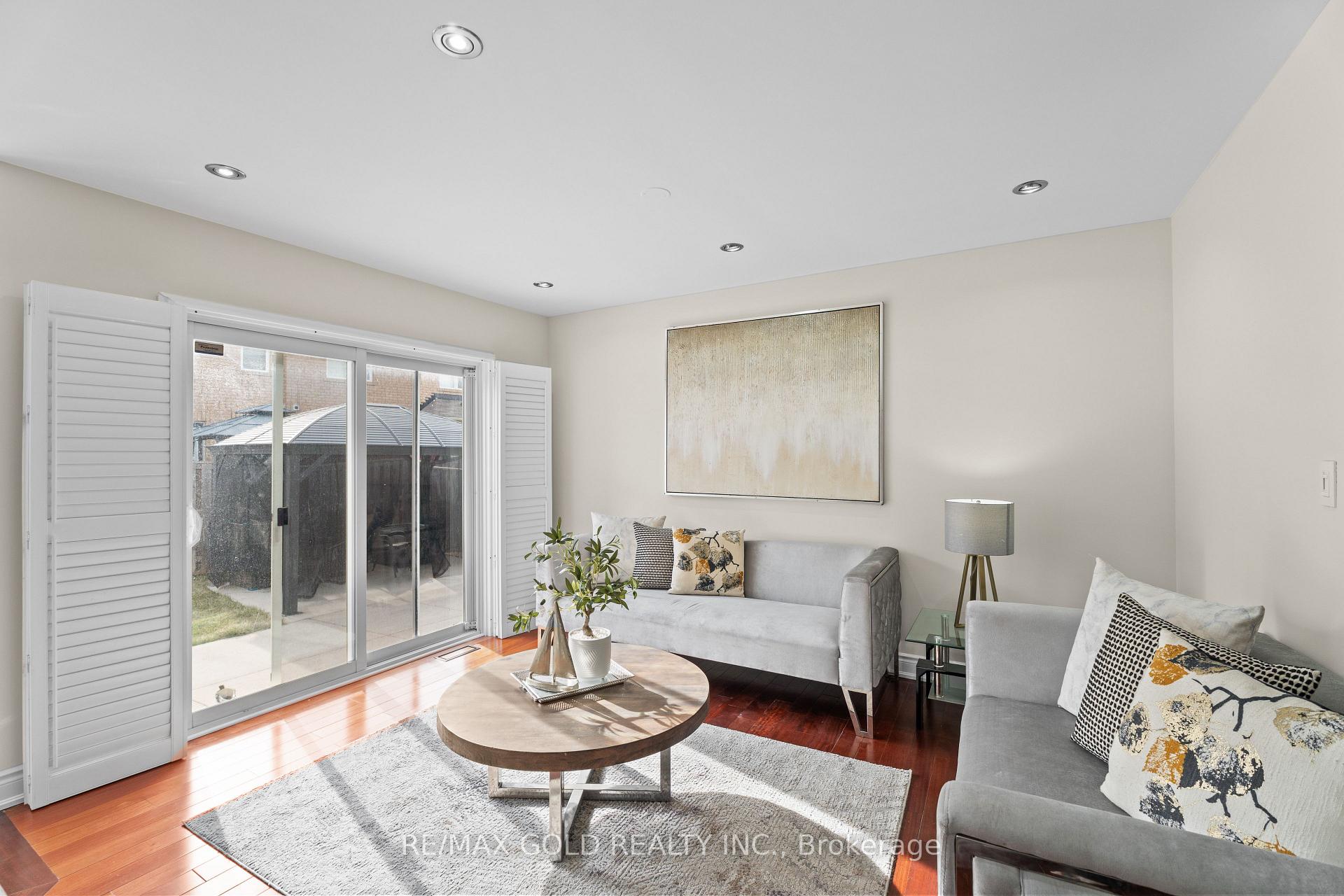 Photo 9 of 18 Apple Valley Way, Brampton, Bram East — HOMEH