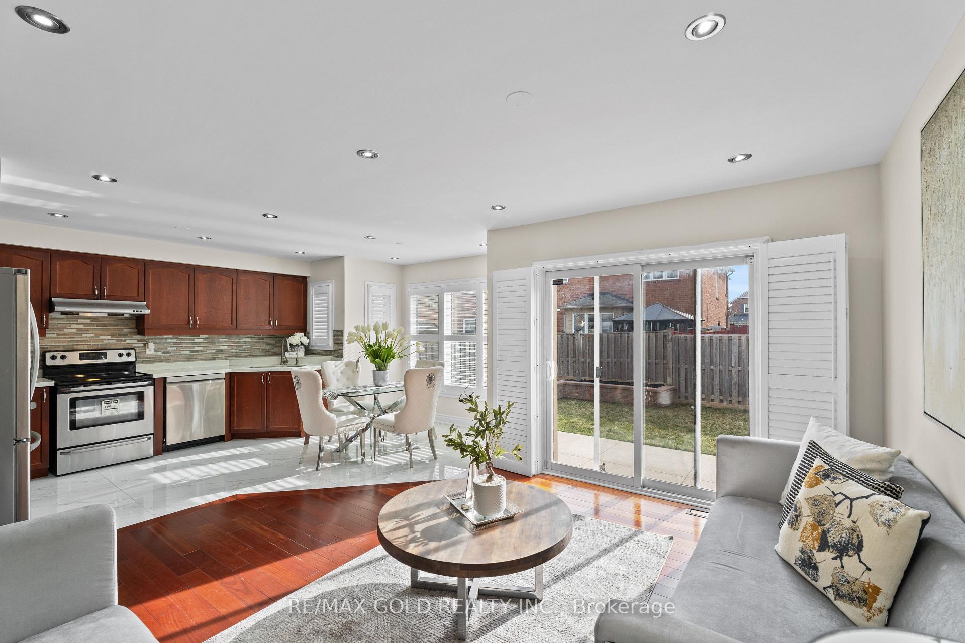 Photo 15 of 18 Apple Valley Way, Brampton, Bram East — HOMEH