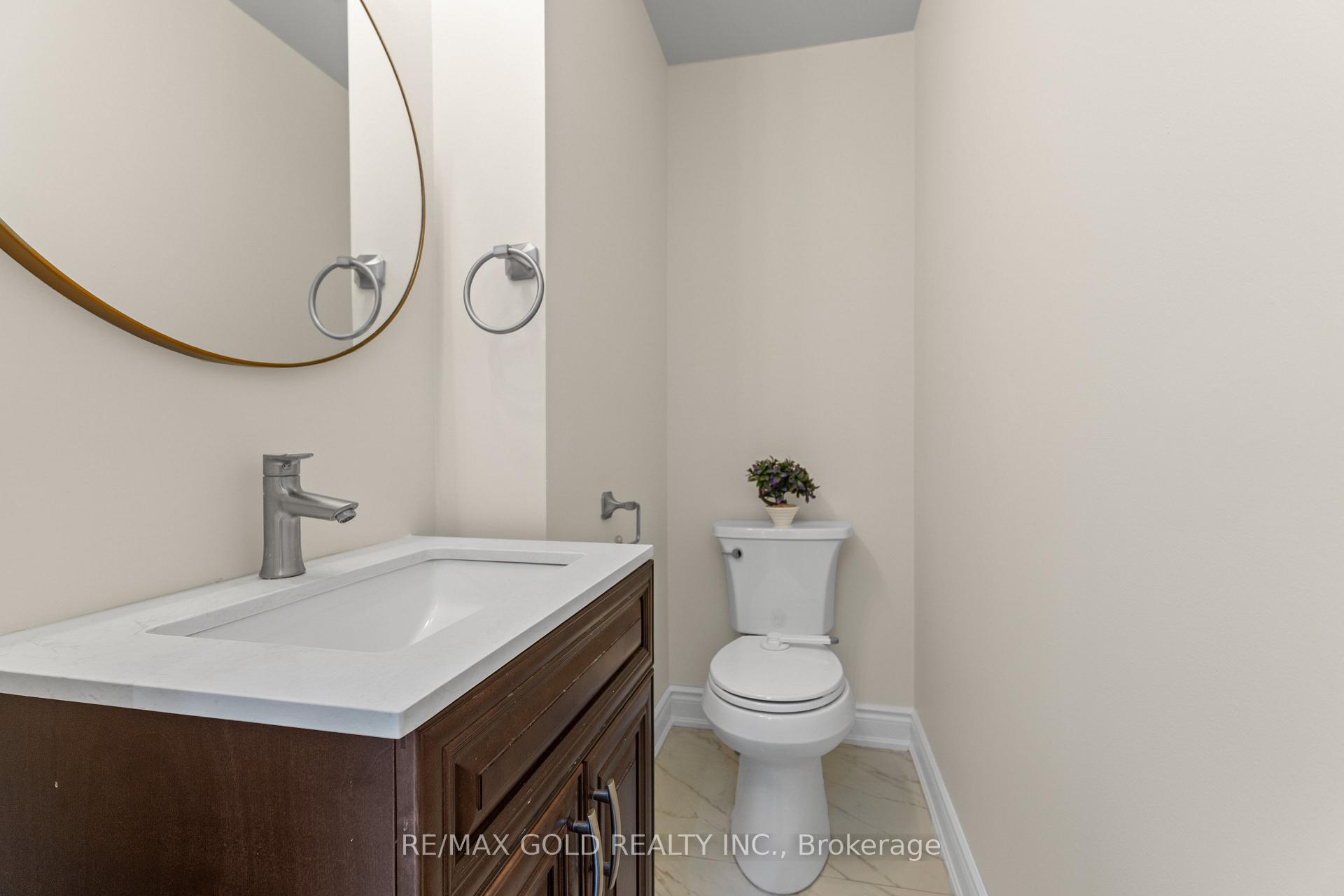 Photo 4 of 18 Apple Valley Way, Brampton, Bram East — HOMEH