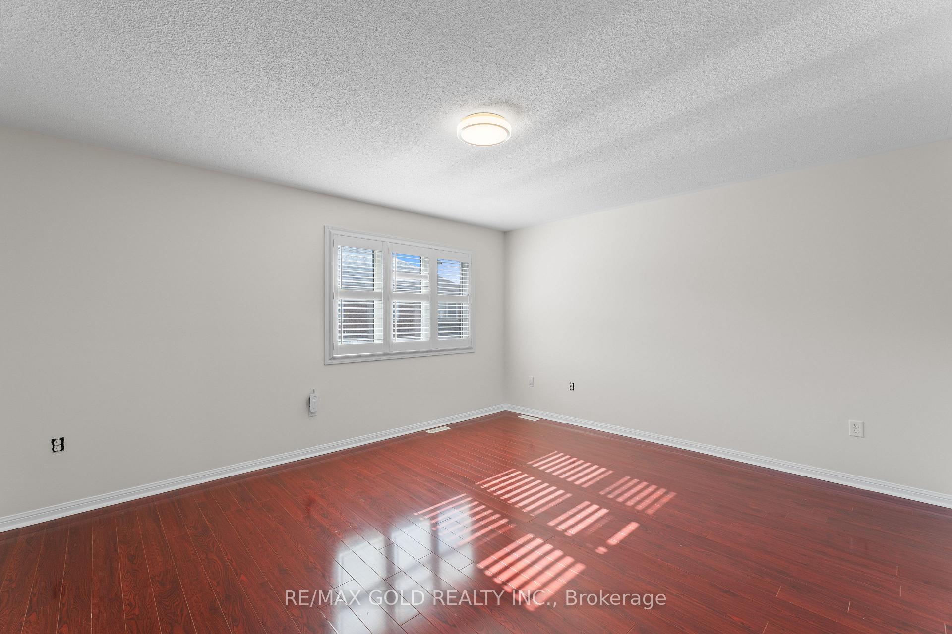 Photo 10 of 18 Apple Valley Way, Brampton, Bram East — HOMEH