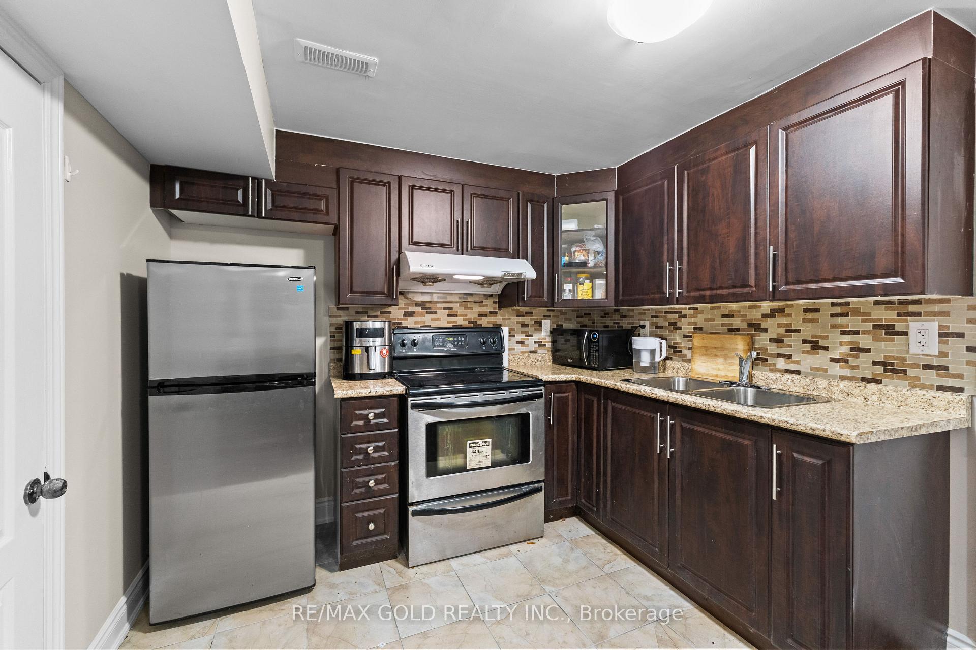 Photo 18 of 18 Apple Valley Way, Brampton, Bram East — HOMEH