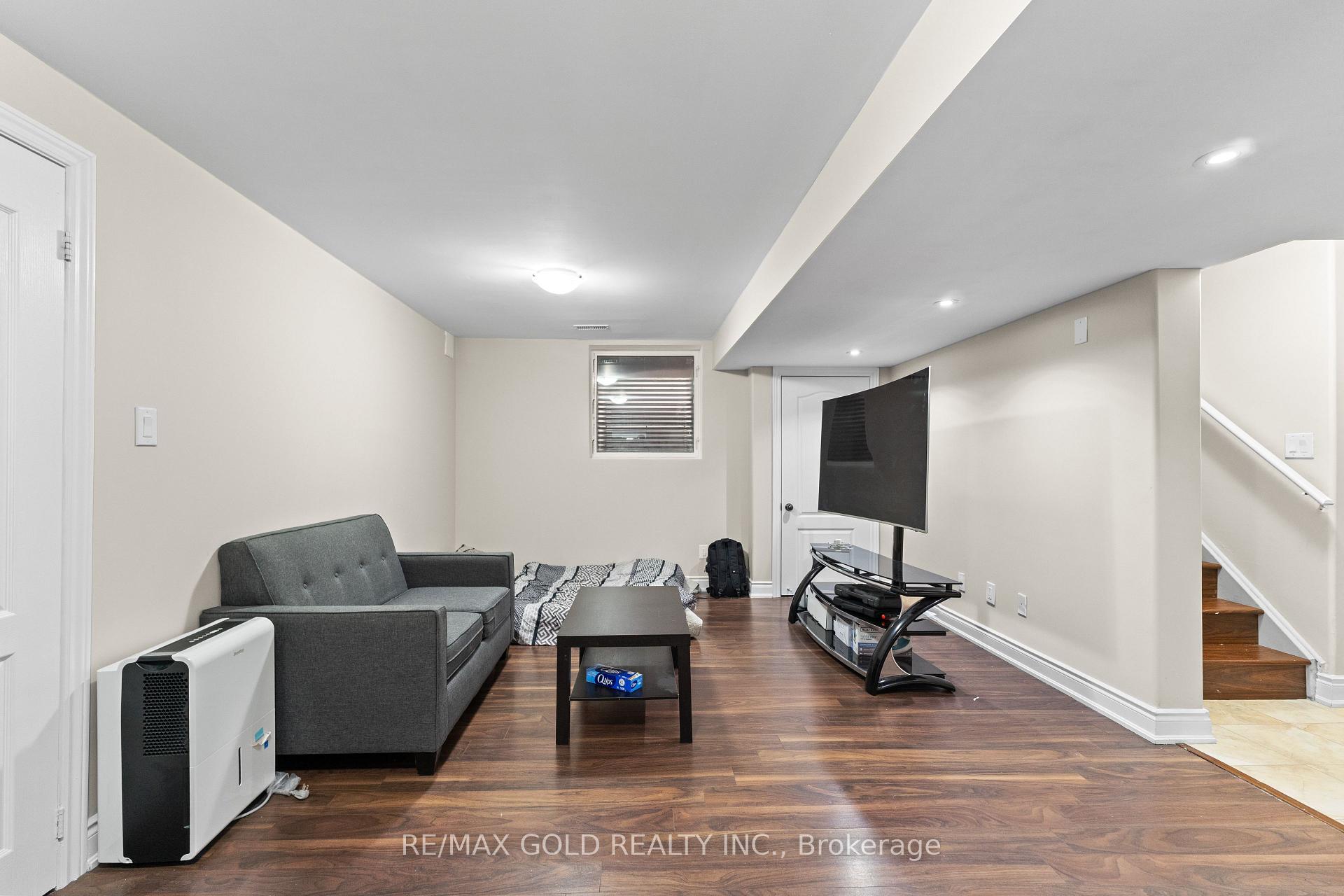 Photo 13 of 18 Apple Valley Way, Brampton, Bram East — HOMEH