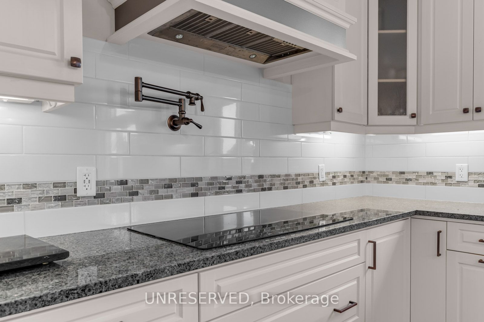 Photo 13 of 985 Audrey Place, Kitchener — HOMEH