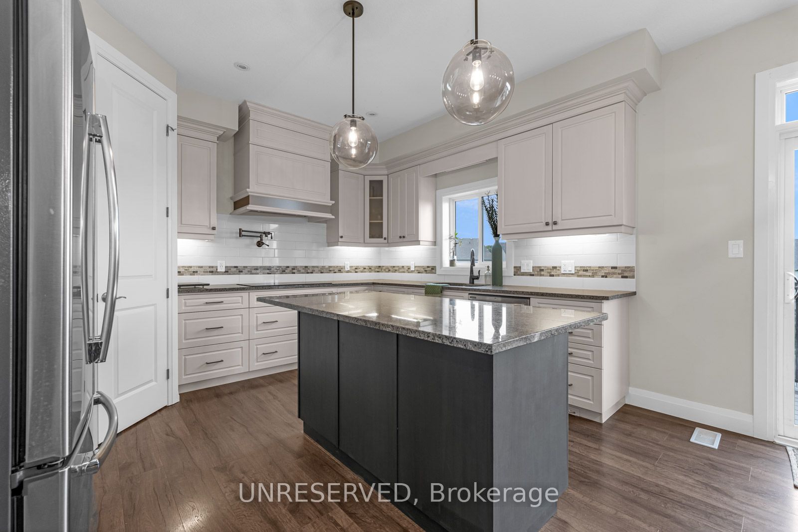 Photo 10 of 985 Audrey Place, Kitchener — HOMEH