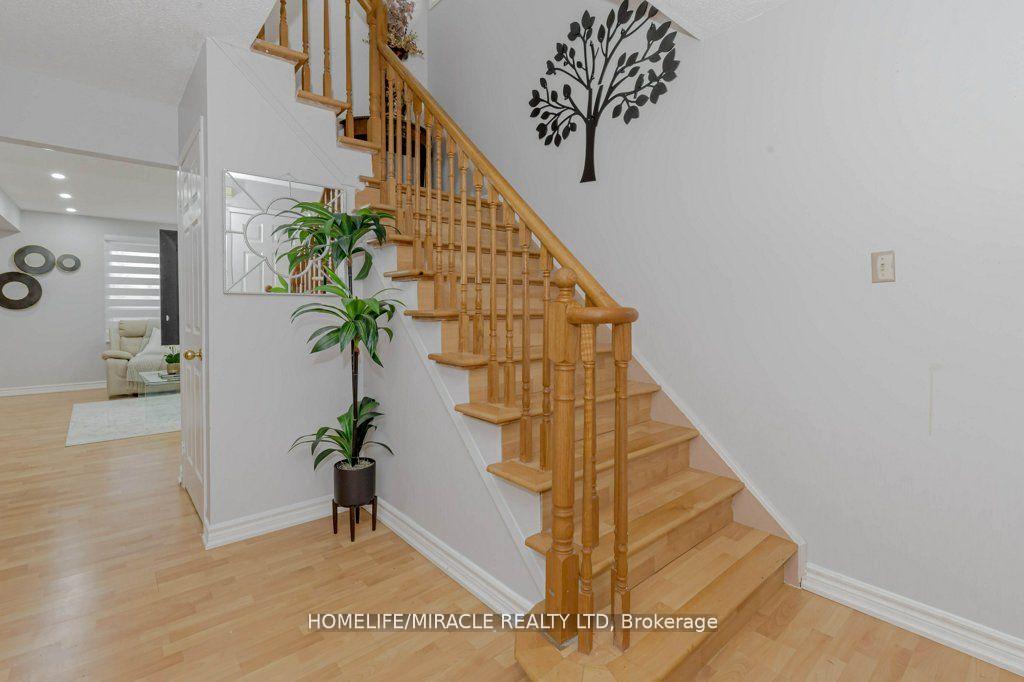 Photo 24 of 66 Ebby Avenue, Brampton, Heart Lake West — HOMEH
