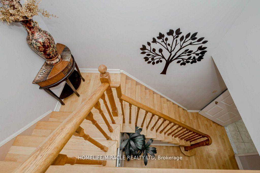 Photo 18 of 66 Ebby Avenue, Brampton, Heart Lake West — HOMEH
