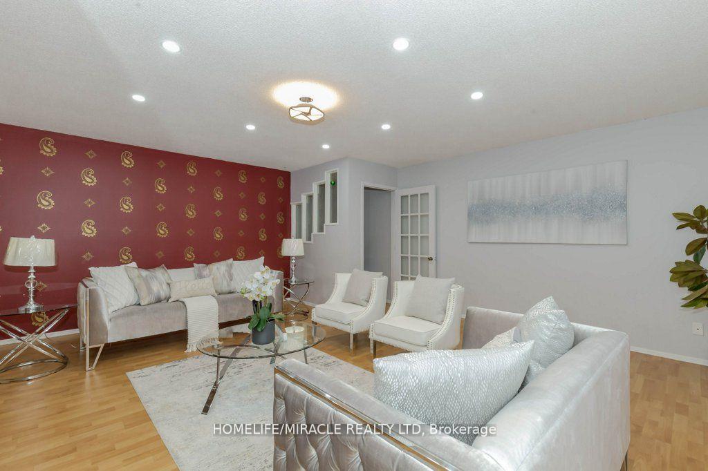 Photo 10 of 66 Ebby Avenue, Brampton, Heart Lake West — HOMEH