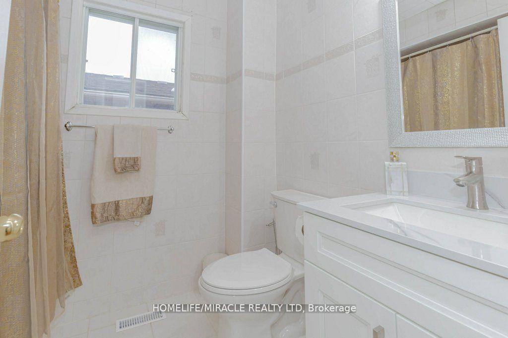 Photo 31 of 66 Ebby Avenue, Brampton, Heart Lake West — HOMEH