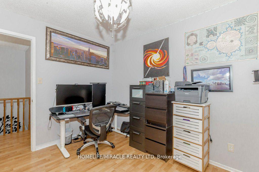 Photo 13 of 66 Ebby Avenue, Brampton, Heart Lake West — HOMEH