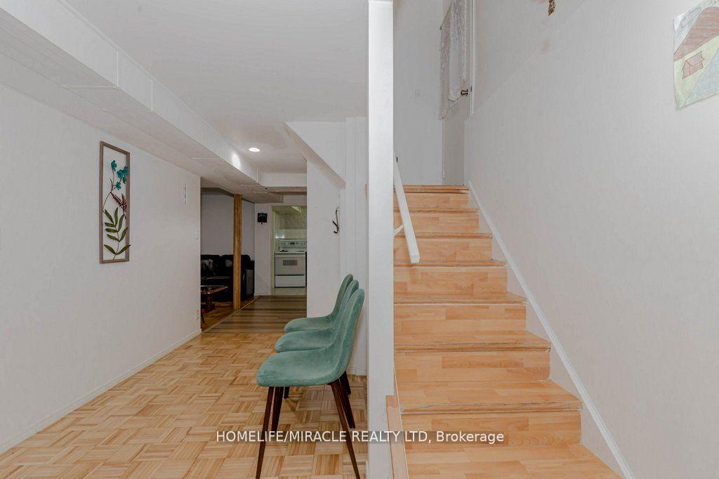 Photo 17 of 66 Ebby Avenue, Brampton, Heart Lake West — HOMEH