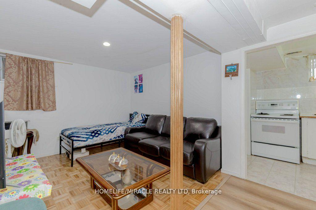 Photo 37 of 66 Ebby Avenue, Brampton, Heart Lake West — HOMEH