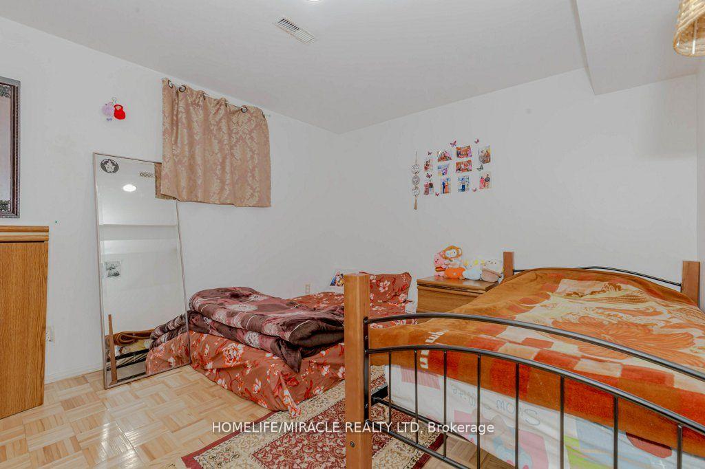 Photo 19 of 66 Ebby Avenue, Brampton, Heart Lake West — HOMEH