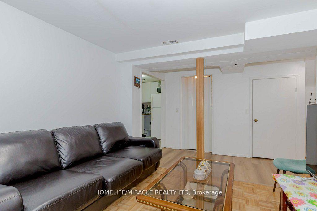 Photo 33 of 66 Ebby Avenue, Brampton, Heart Lake West — HOMEH