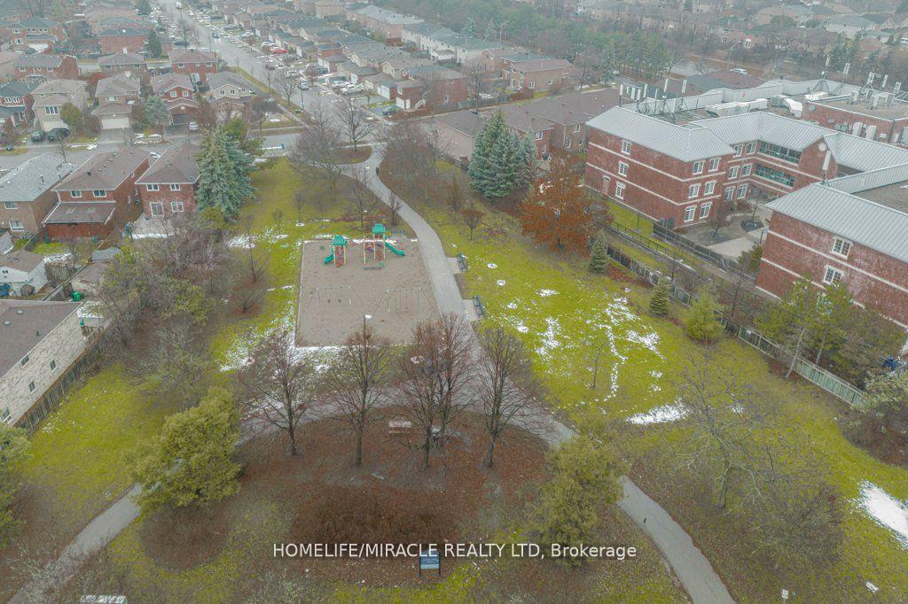 Photo 22 of 66 Ebby Avenue, Brampton, Heart Lake West — HOMEH