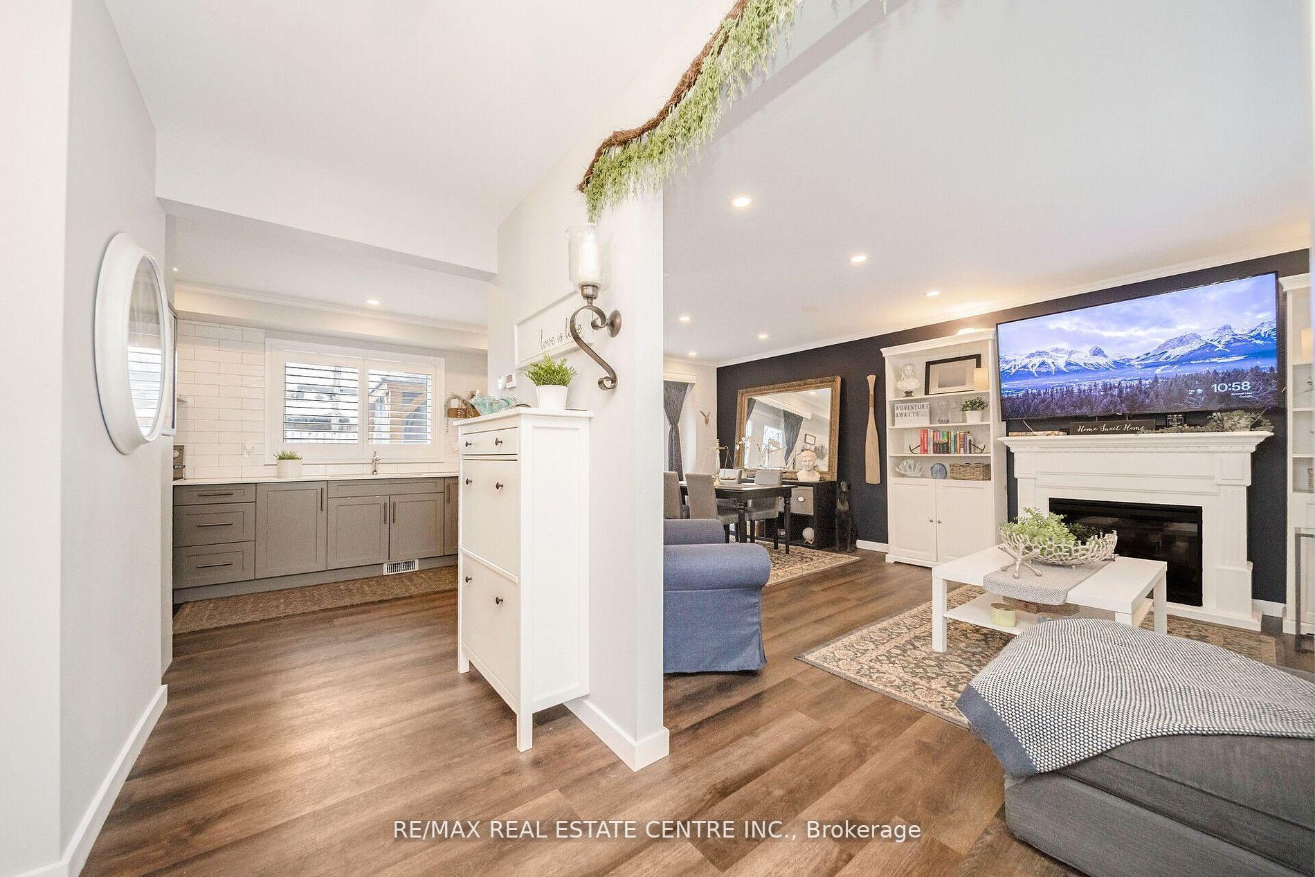 Photo 2 of 20 Carberry Crescent, Brampton, Madoc — HOMEH