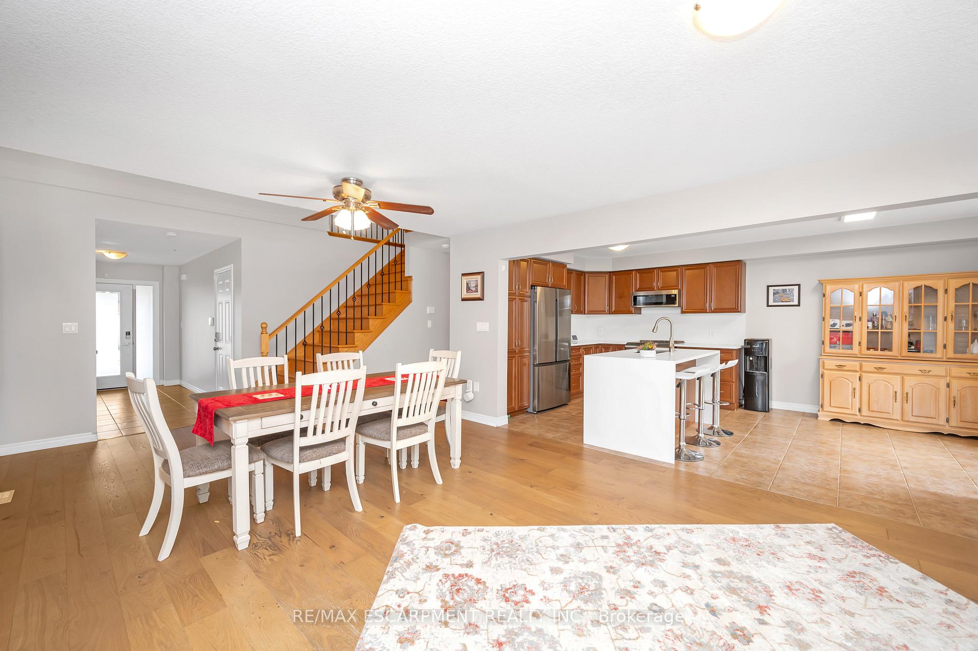 Photo 9 of 44 Pelech Crescent, Hamilton, Stoney Creek Mountain — HOMEH