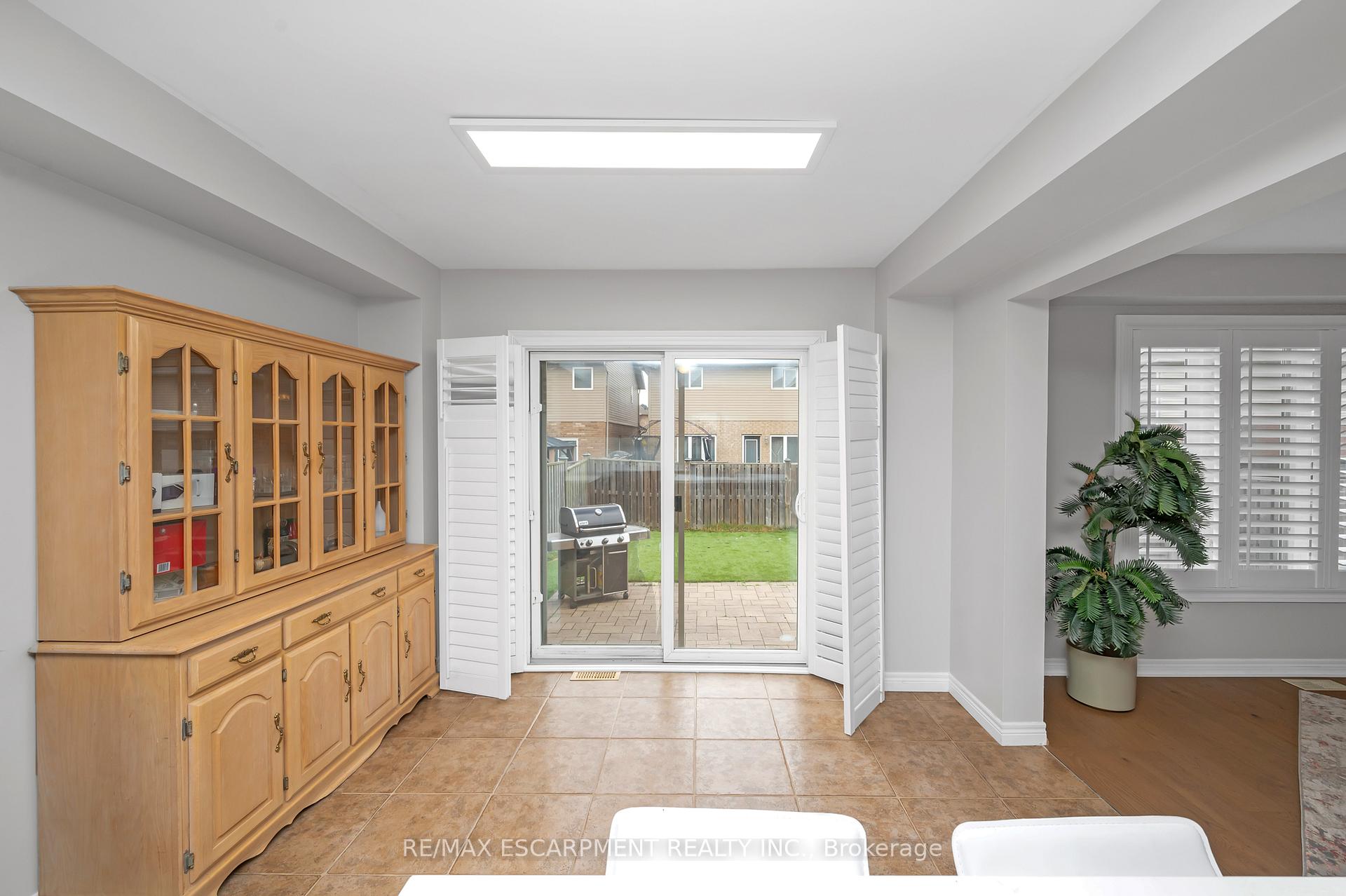 Photo 23 of 44 Pelech Crescent, Hamilton, Stoney Creek Mountain — HOMEH