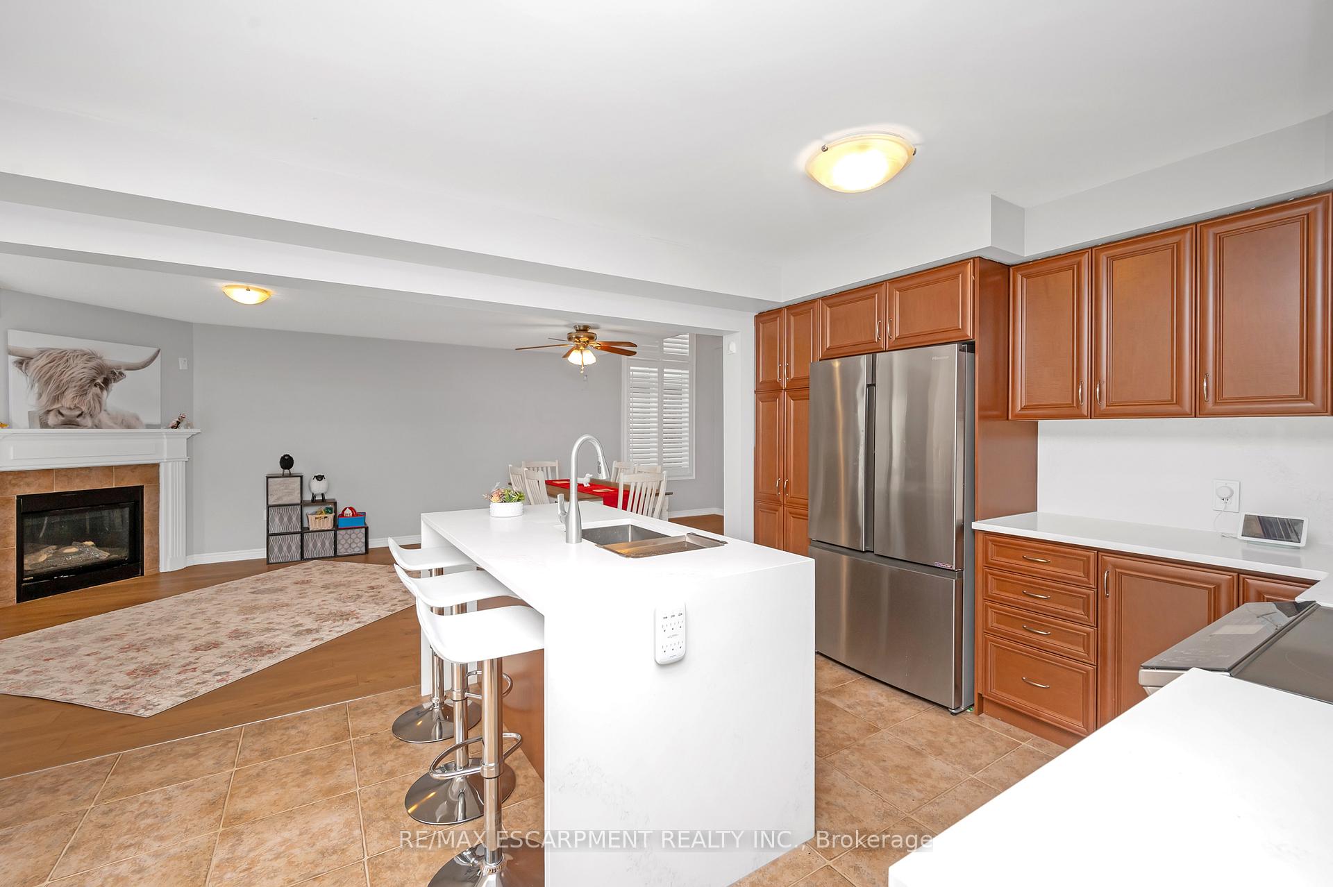 Photo 13 of 44 Pelech Crescent, Hamilton, Stoney Creek Mountain — HOMEH